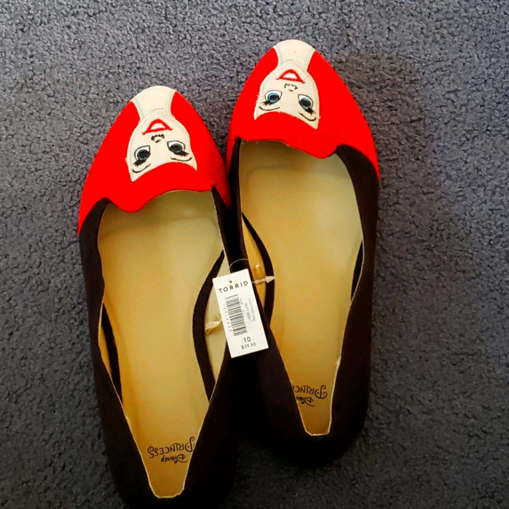 Womesns Aeriel Disney shoes.